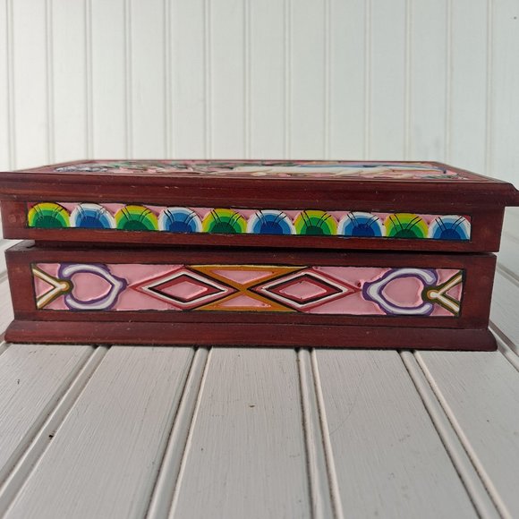 Hand Carved & Painted Wooden Trinket / Keepsake Box - Picture 8 of 10